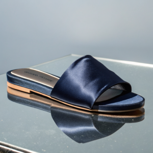 Midnight Onyx Palm Slide